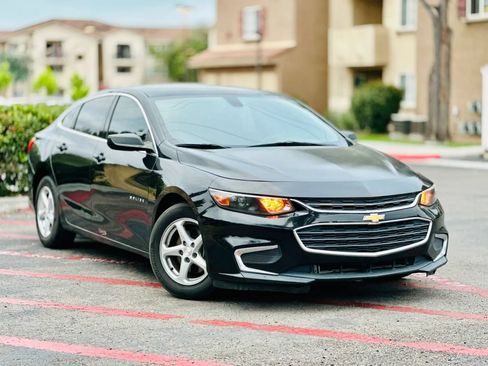 Used 2018 Chevrolet Malibu LS w/ LPO, Convenience Package 1 FWD image 2