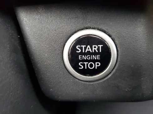 Certified 2021 Nissan Rogue SV w/ Premium Package image 23