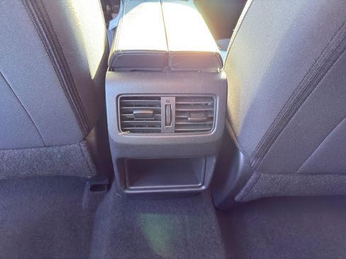 Certified 2025 Nissan Rogue S image 31