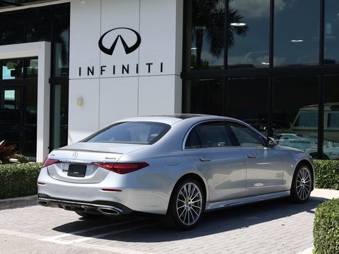 Used 2023 Mercedes-Benz S 500 4MATIC w/ AMG Line image 4