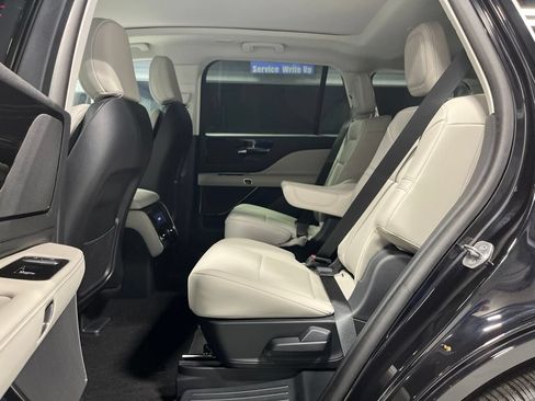 Used 2025 Lincoln Aviator AWD w/ Jet Appearance Package image 36