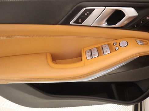 Used 2024 BMW X7 xDrive40i w/ Executive Package image 18