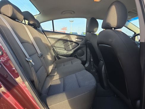 Used 2017 Kia Forte LX image 21