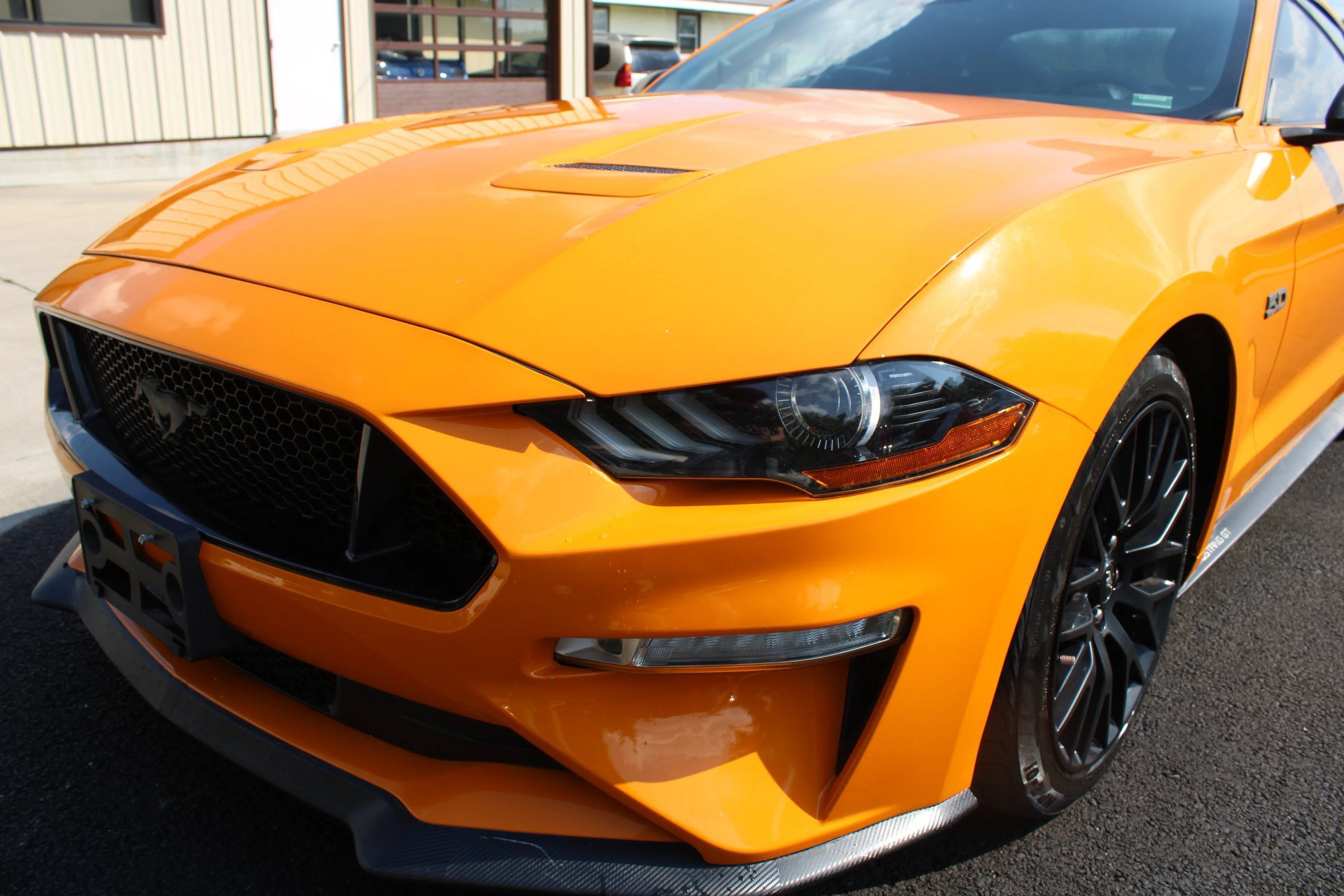 Used 2018 Ford Mustang GT Premium w/ GT Performance Package RWD image 4