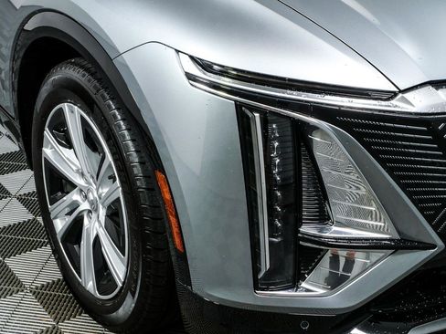 Certified 2024 Cadillac Lyriq Tech RWD image 36