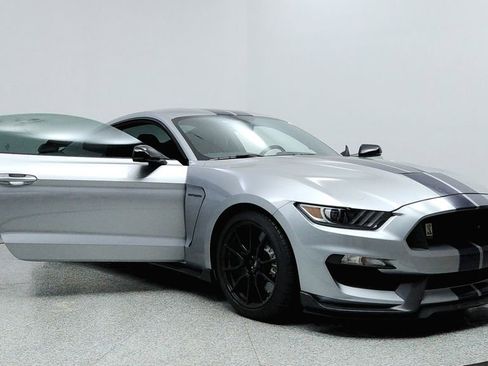 Used 2020 Ford Mustang Shelby GT350 w/ Technology Package image 12