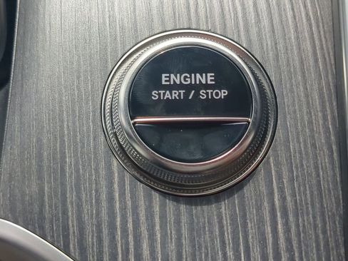 New 2025 Mercedes-Benz GLC 350e 4MATIC image 16