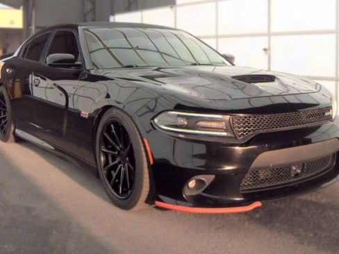 Used 2016 Dodge Charger R/T Scat Pack w/ Technology Group RWD image 1