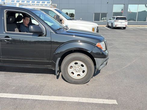 Used 2021 Nissan Frontier S RWD image 5