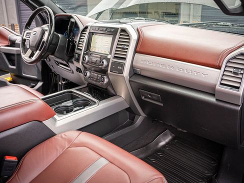 Used 2019 Ford F250 Platinum w/ Platinum Ultimate Package image 39