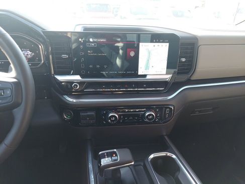 Used 2024 Chevrolet Silverado 2500 LT image 20