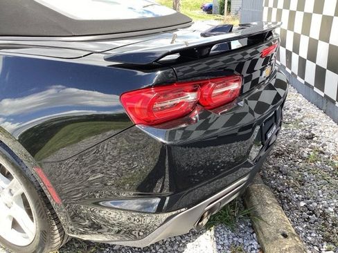 Used 2023 Chevrolet Camaro LT image 9