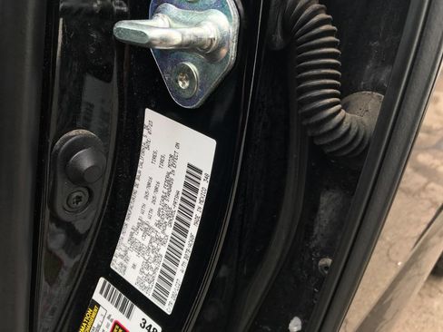 Used 2023 Toyota Tacoma TRD Off-Road w/ TRD Premium Off Road Package image 31