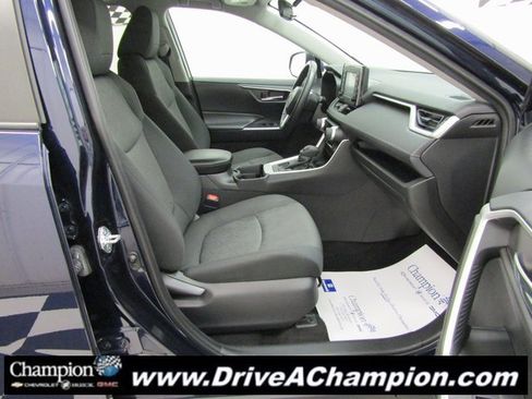 Used 2021 Toyota RAV4 XLE image 39
