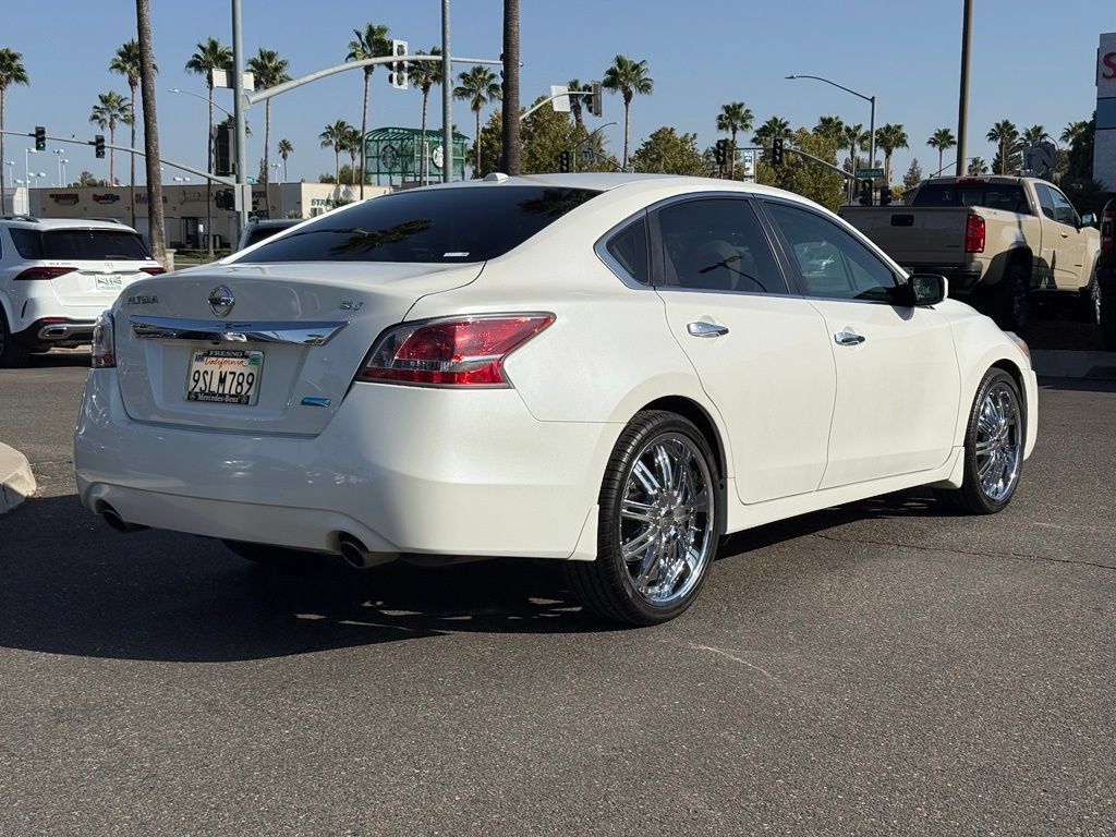 Used 2014 Nissan Altima 2.5 SV FWD image 6