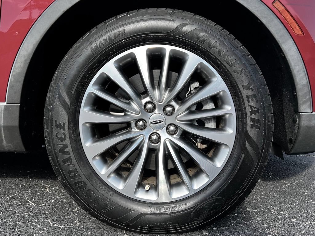 Used 2017 Lincoln MKX Select w/ Select Plus Package FWD image 12
