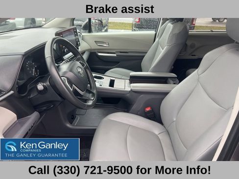 Used 2024 Toyota Sienna XLE image 41