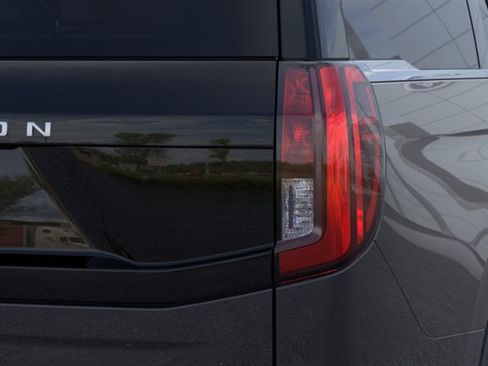 New 2025 Ford Expedition Active AWD/4WD image 21
