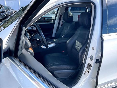 Used 2021 Mercedes-Benz GLS 450 4MATIC image 10