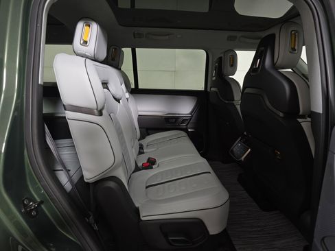 Used 2023 Rivian R1S Adventure AWD/4WD image 23