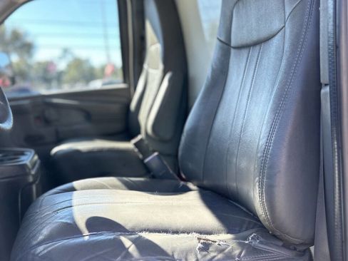 Used 2012 GMC Savana 3500 image 16