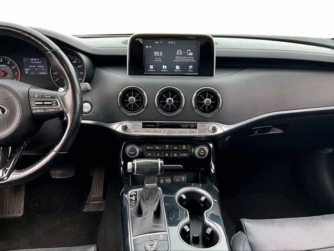 Certified 2019 Kia Stinger image 6