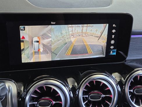Certified 2023 Mercedes-Benz GLB 250 4MATIC image 26