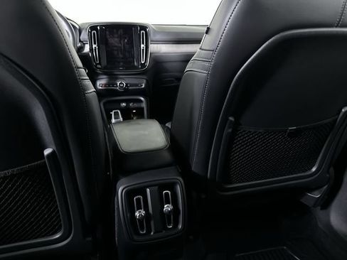 Used 2023 Volvo XC40 B5 Plus AWD/4WD image 22