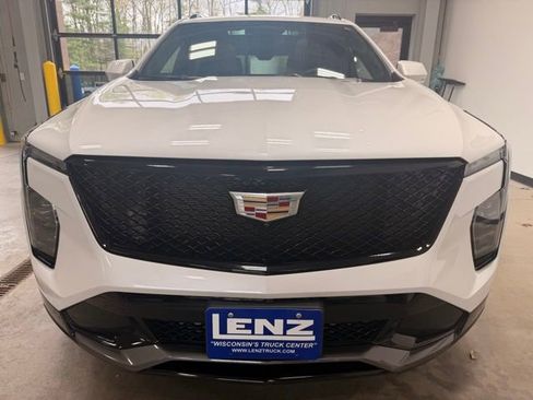 Used 2025 Cadillac XT4 Sport AWD/4WD image 3