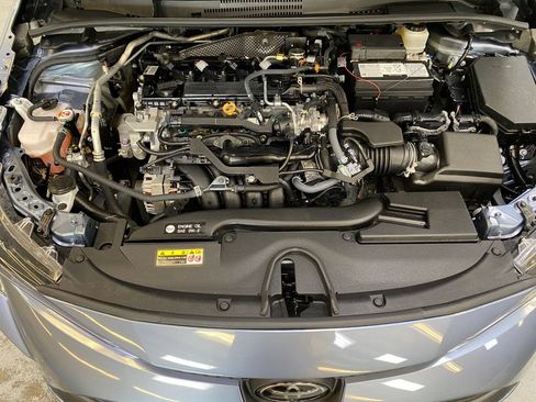 Used 2025 Toyota Corolla LE FWD image 9