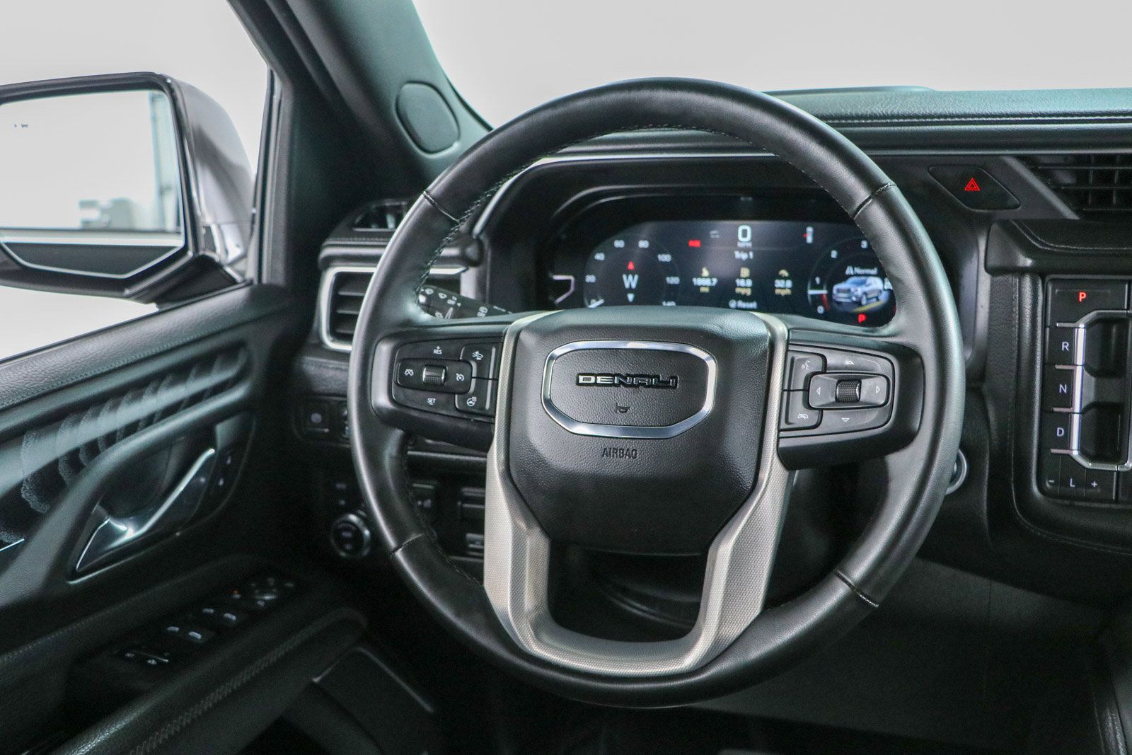 Used 2023 GMC Yukon Denali w/ Max Trailering Package AWD/4WD image 13