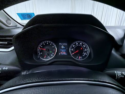 Used 2021 Toyota RAV4 XLE Premium AWD/4WD image 20