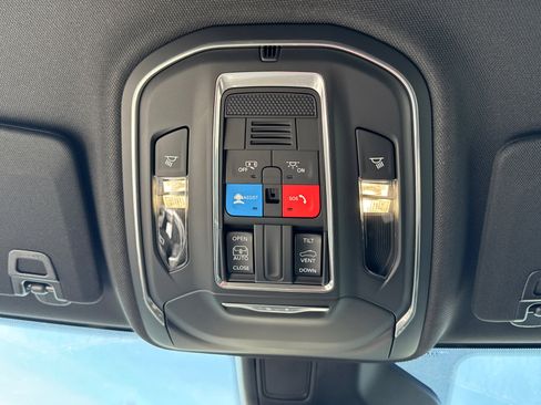 New 2025 Jeep Grand Cherokee Laredo AWD/4WD image 10