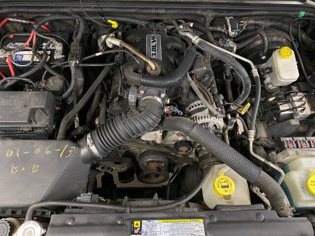 Used 2011 Jeep Wrangler Unlimited Sahara AWD/4WD image 9