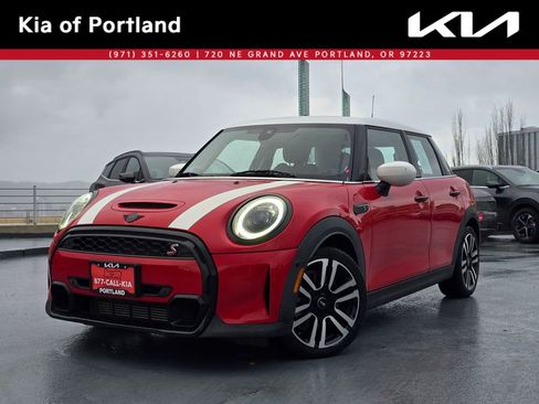 Used 2022 MINI Cooper S w/ Premium Package image 1