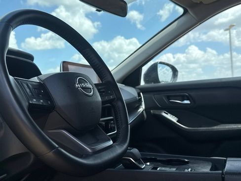 Certified 2025 Nissan Rogue SV FWD image 41