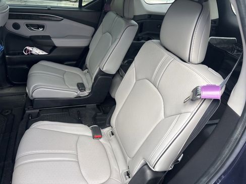 Used 2023 Honda Pilot Elite image 3