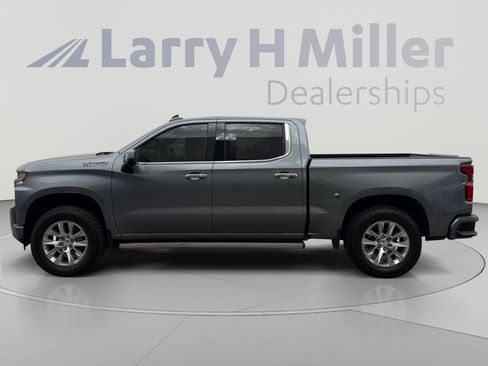 Used 2021 Chevrolet Silverado 1500 High Country w/ Technology Package AWD/4WD image 2