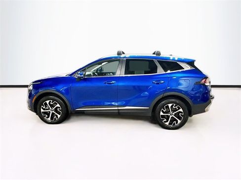 Used 2023 Kia Sportage EX image 4
