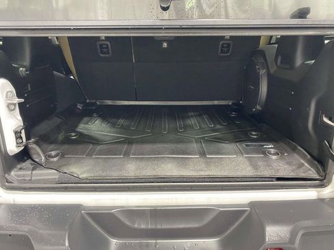 Used 2019 Jeep Wrangler Unlimited Sahara image 8