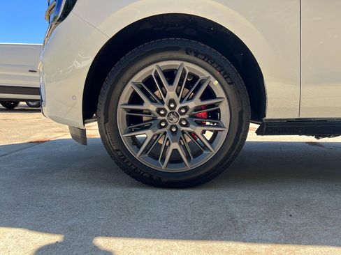 New 2025 Ford Expedition Platinum w/ Stealth Performance Package image 23