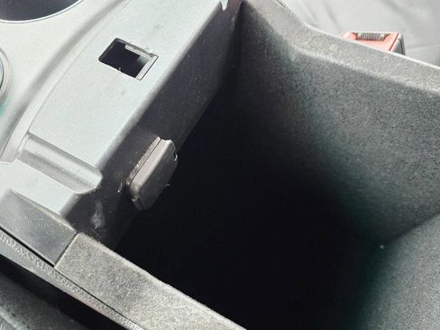 Used 2014 Ford Explorer XLT w/ Equipment Group 202A image 24