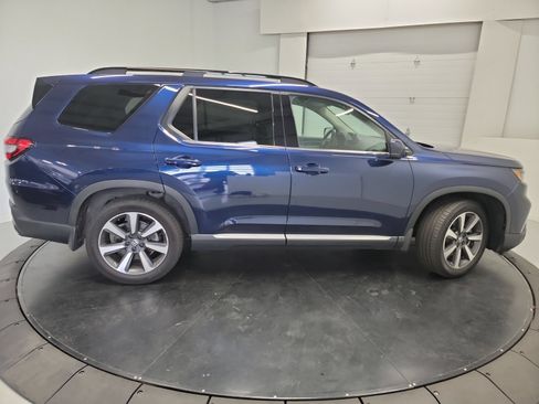 Used 2023 Honda Pilot Elite image 11