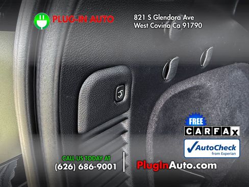 Used 2012 Jeep Grand Cherokee SRT8 w/ Luxury Group II AWD/4WD image 14