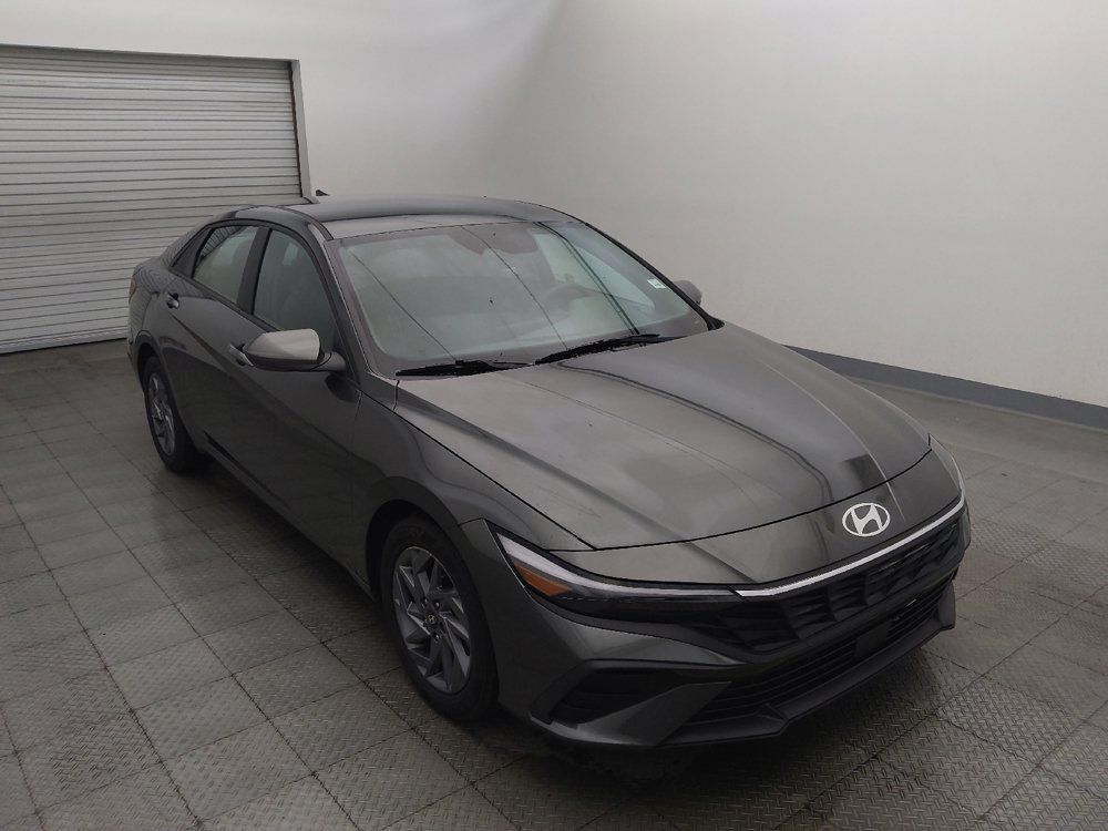 Used 2024 Hyundai Elantra SEL FWD image 13