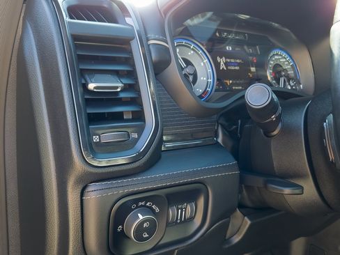 Used 2022 RAM 1500 Limited image 12