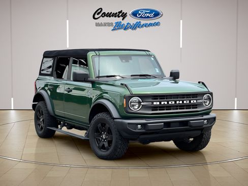 Used 2023 Ford Bronco Black Diamond AWD/4WD image 1