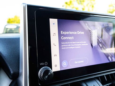 Used 2025 Toyota RAV4 XLE w/ Convenience Package image 30