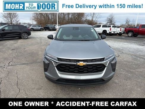 Used 2024 Chevrolet Trax LS w/ Driver Confidence Package image 8