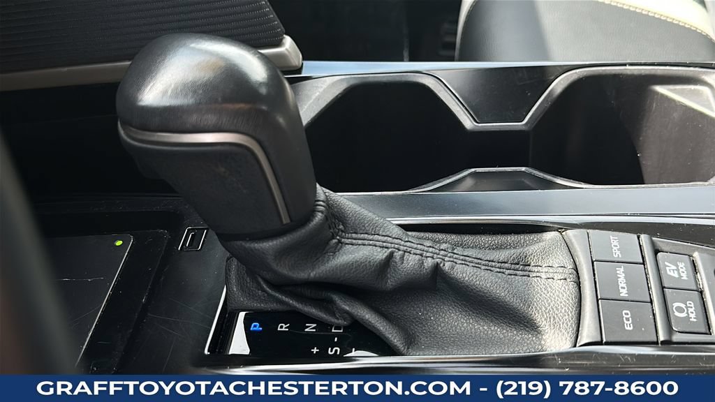 Used 2025 Toyota Camry SE FWD image 17